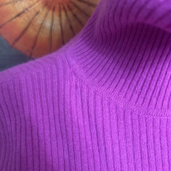 100% Cashmere Sleeveless TurtleNeck Sweater Softgirl Quiet Luxe Sz M - Picture 2 of 6